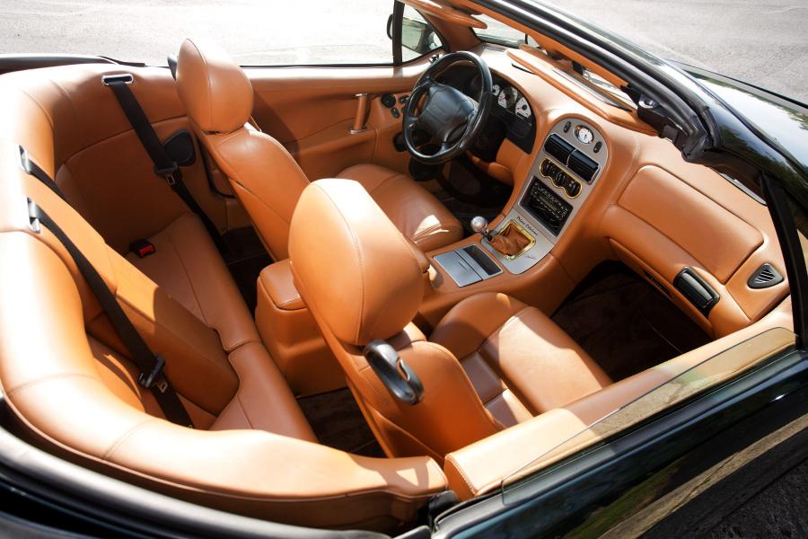 Интерьер Qvale Mangusta 2001 года  (фото 15 из 57)